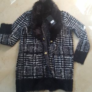 Beautiful faux fur collar sweater coat